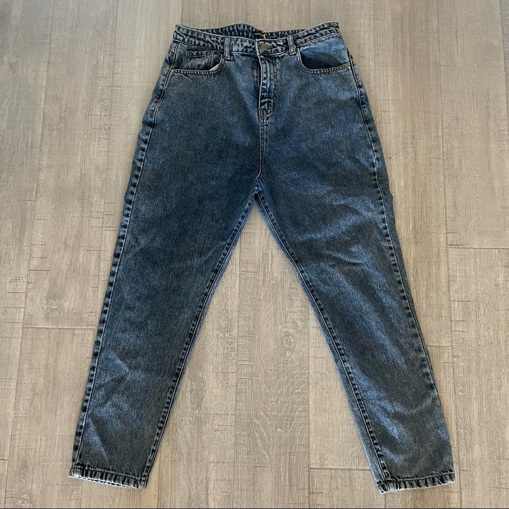 Boohoo blue acid wash high rise mom jeans US 10